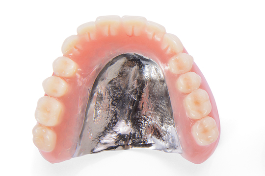 入れ歯（義歯）の治療 - とみた歯科医院（綾瀬市深谷）